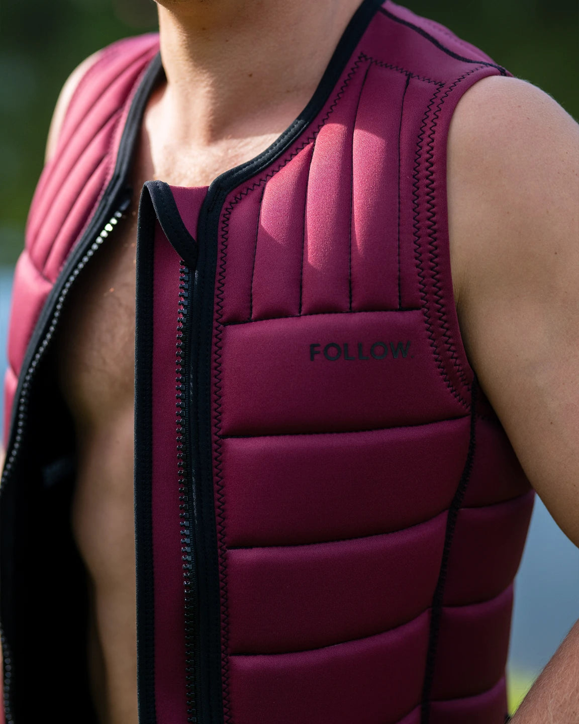 Follow Vest TOTAL - Maroon-4