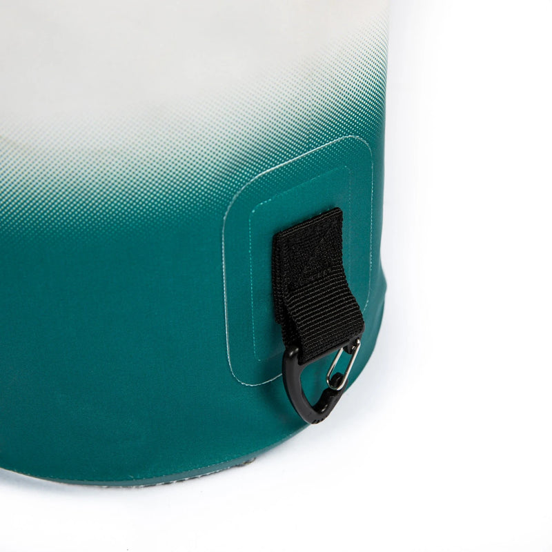 The best bag to keep your stuff dry! Check out the new JOBE Drybag 10L and bring it with you to the water from Weshbo!