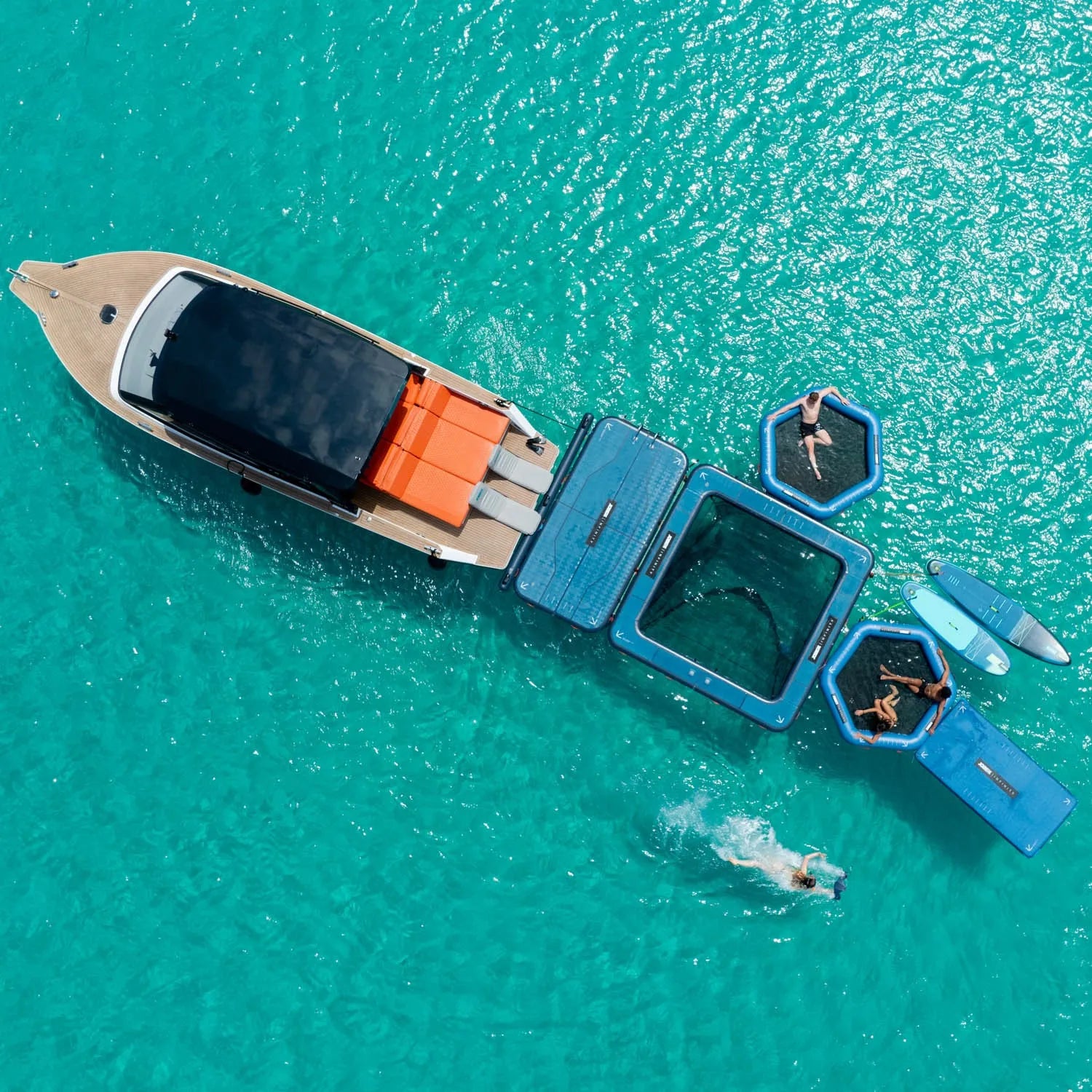 Jobe Infinity Island Set with Pump & Stairs life